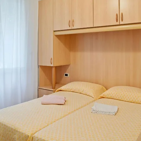 Sun Drenched Seaside Holiday Close To Venice Appartamento